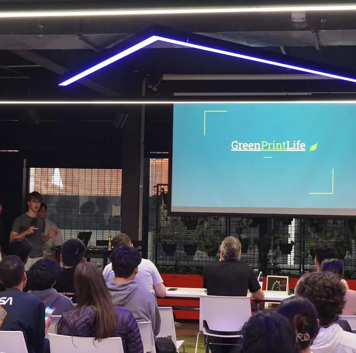 Presenting the GreenPrintLife project to an audience